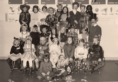 Faschingsfeier einer 1. Klasse, Gebeleschule, Februar 1967 © privat