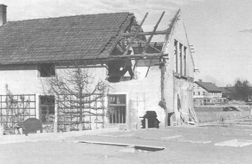 Teilabbruch des alten Wohngebäudes auf dem ehemaligen Grünwald'schen Ziegeleigelände im Jahr 1939.