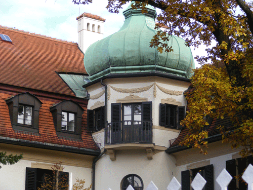 Hildebrandhaus an der Gartenseite mit Treppenhausturm © dietlind pedarnig (2007)