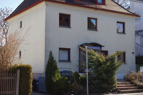 das Gebäude der ehemaligen Polizeistation, Ostpreußenstraße 62 im Jahr 2014 © hpt Verein für Stadtteilkultur im Münchner Nordosten e.V.