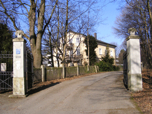 Theen-Villa mit Eingangsbereich von der Englschalkinger Straße aus gesehen; © dietlind pedarnig, 2008