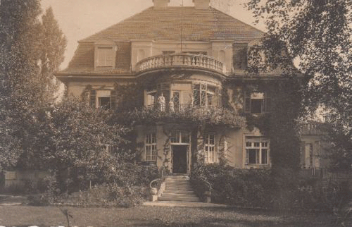 Gartenseite der Villa 1929, Ansichtskarte © privat